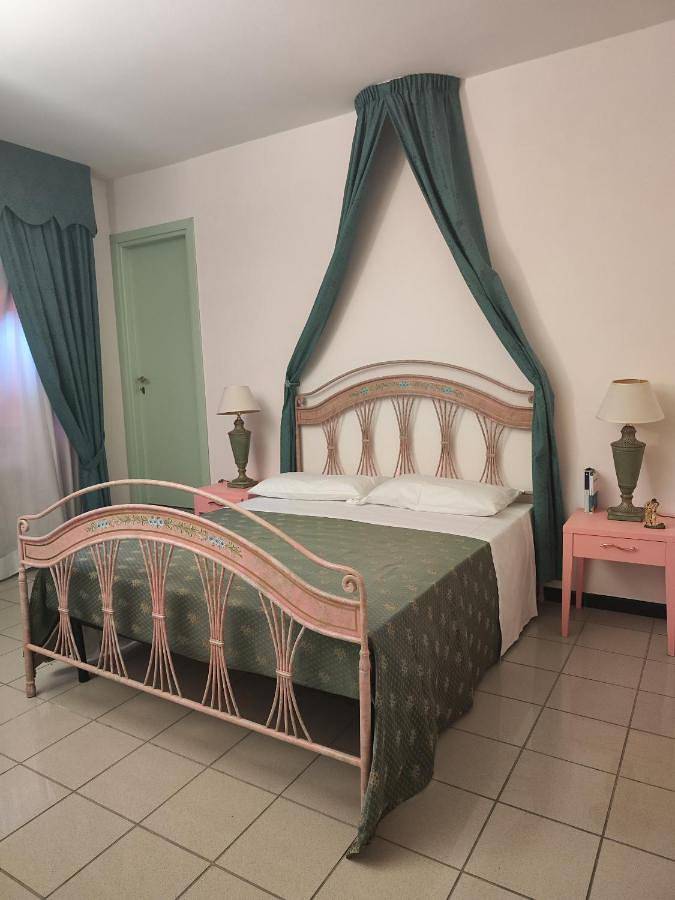 Quadruple Room with Private Bathroom in Castrovillari, Province de Cosenza