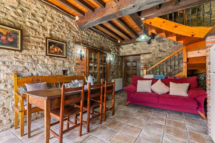 Casa rural para 7 personas, con Balcón además de Jacuzzi y Jardín en Comarca de Oriente - 3