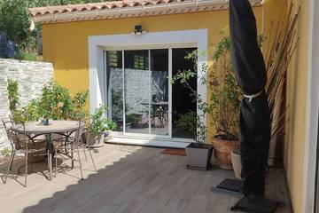 Location de vacances pour 2 personnes, avec terrasse à Bellegarde