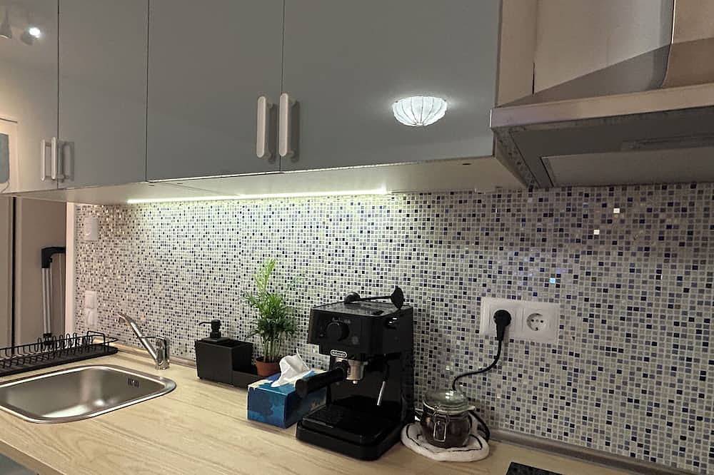 Apartamento entero, New Studio-Free Parking (Evcs) in Budapest, Közép-Magyarország