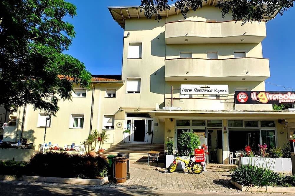Entire apartment, Residence at the Steam, your perfect home within walking distance of the beach. in Gatteo A Mare, Forlì-Cesena Province