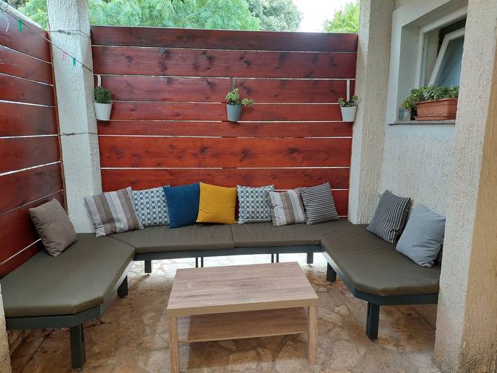 Gîte pour 4 personnes, avec jardin dans Murter - 2