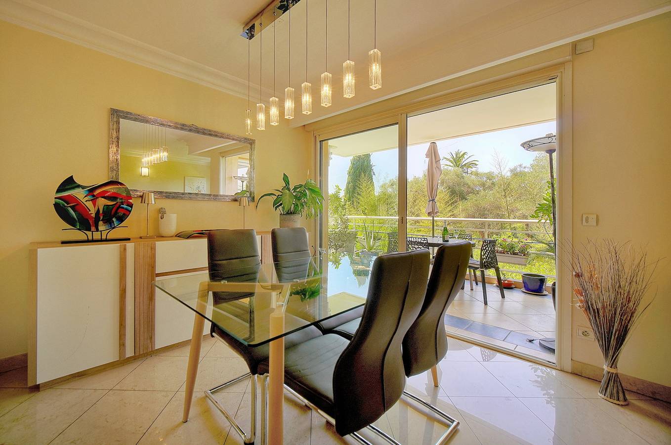 Entire apartment, Beau 3 Chambres Piscine Parking A3B134 in Cannes, Cannes region
