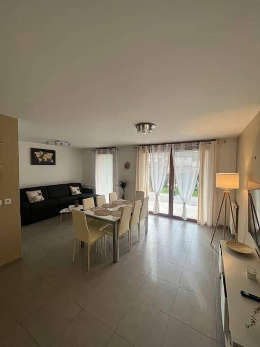 Three-Bedroom Villa in Gières, Isère