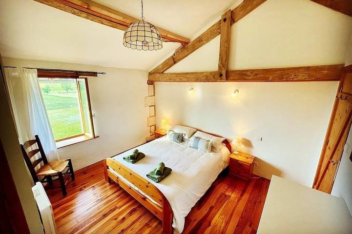 Location de vacances pour 8 personnes, avec jardin et terrasse à Saint-Séverin - 2