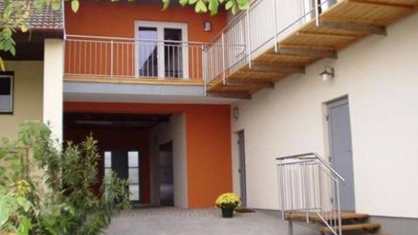 Ferienwohnung für 3 Personen, mit Terrasse und Garten in Gols