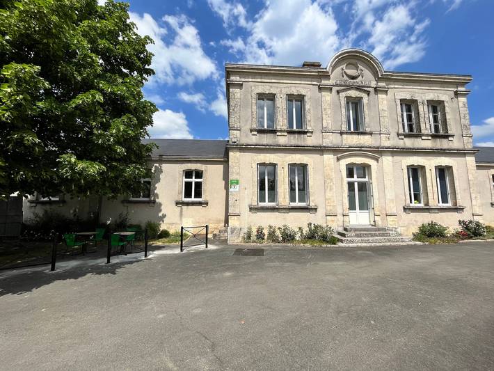 Gîte pour 6 personnes, avec terrasse à Paudy