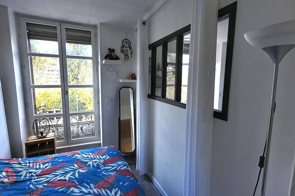 Entire apartment, Apartment facing the Royat thermal baths in Royat, Volcans d'Auvergne Regional Nature Park