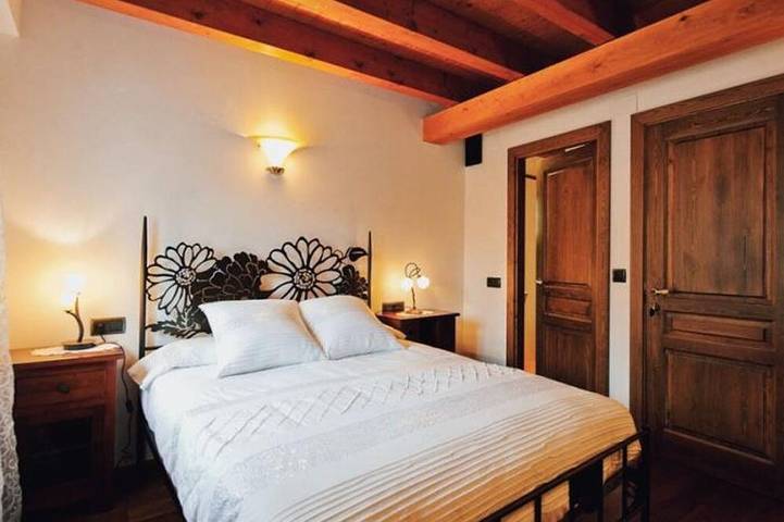 Maison rurale élégante pour 10 personnes à Montardit de Baix, animaux admis in Sort, Pyrénées catalanes