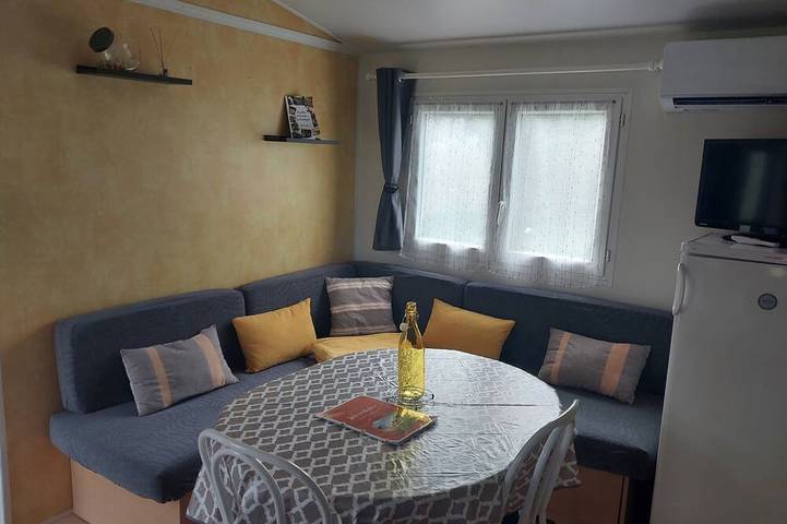 Mobil home pour 4 personnes à Négrondes