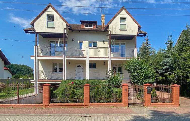 Ferienhaus für 16 Personen, mit Sauna und Whirlpool sowie Terrasse und Garten, mit Haustier