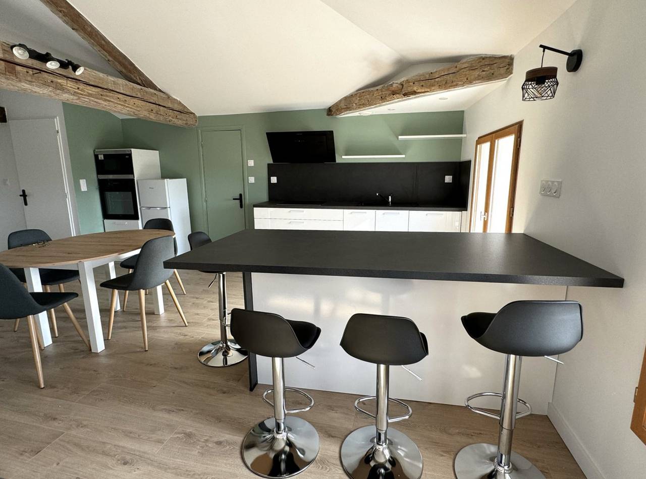 Appartement entier, Superbe appartement moderne, tout équipé in Le Bois-d'Oingt, Val d'Oingt