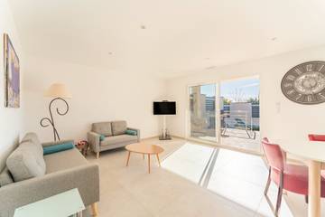 Appartement De Vacances pour 2 Personnes dans Saint-Geniès-de-Malgoirès, Région de Nîmes, Photo 3