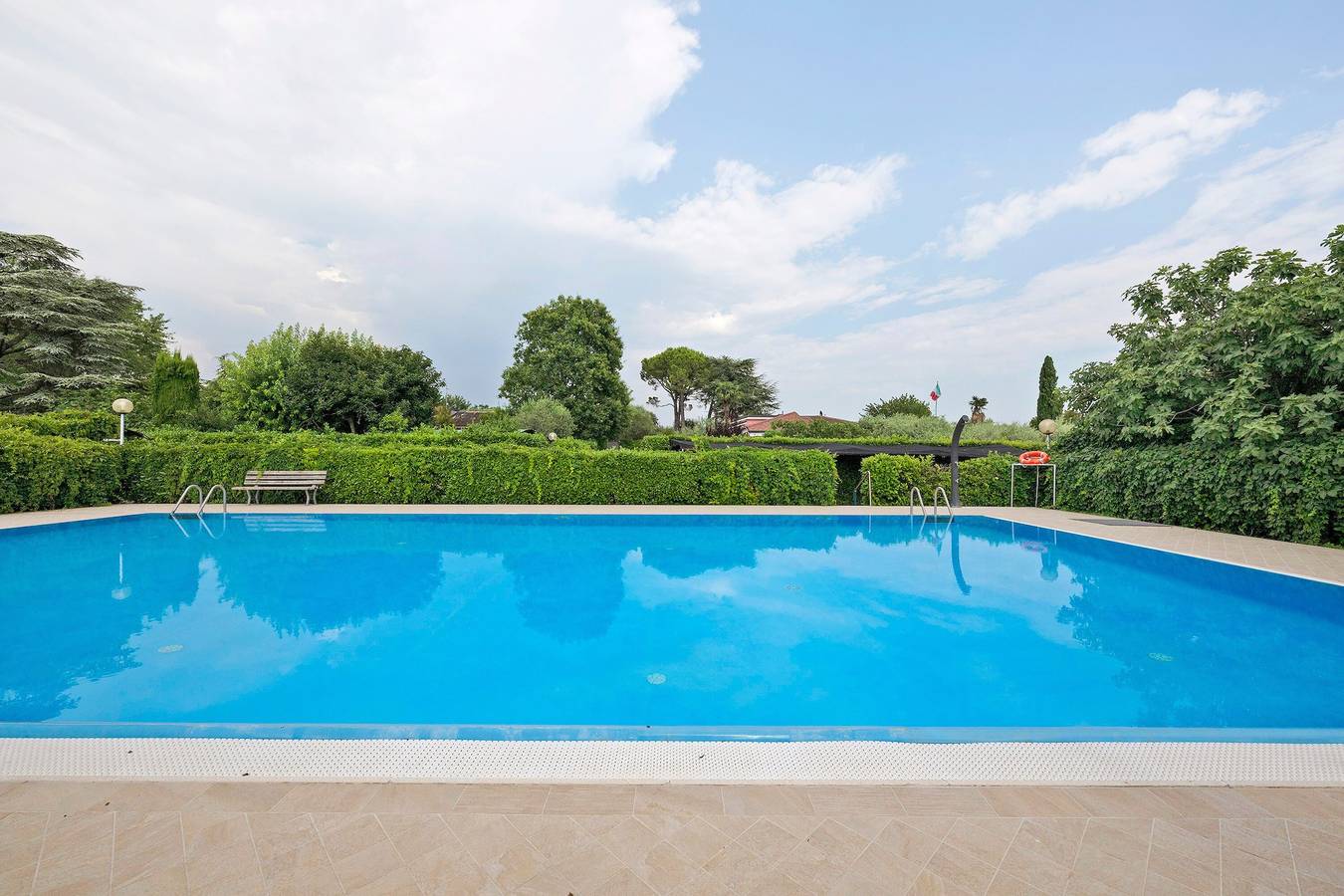 Villa Lucrezia – 4 Schlafplätze in Bardolino, Gardasee – Pool, Garten, Parkplatz, Haustiere in Bardolino, Gardasee-Berge