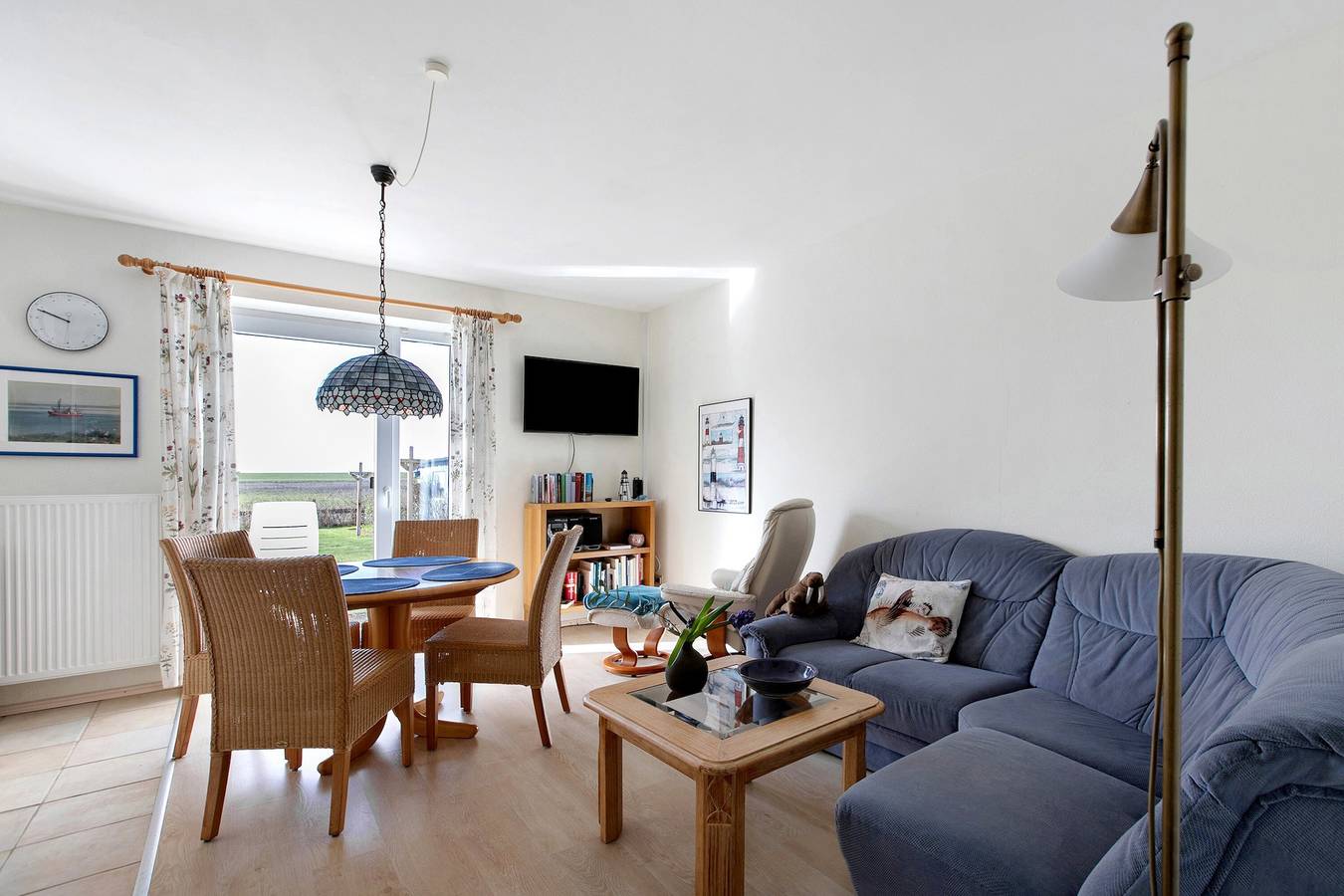 Ganze Wohnung, Apartment 'Fewo 8 Pellworm' mit privater Terrasse, Garten und Wlan, Platz für bis zu 4 Gäste in Dagebüll, Nordseeküste