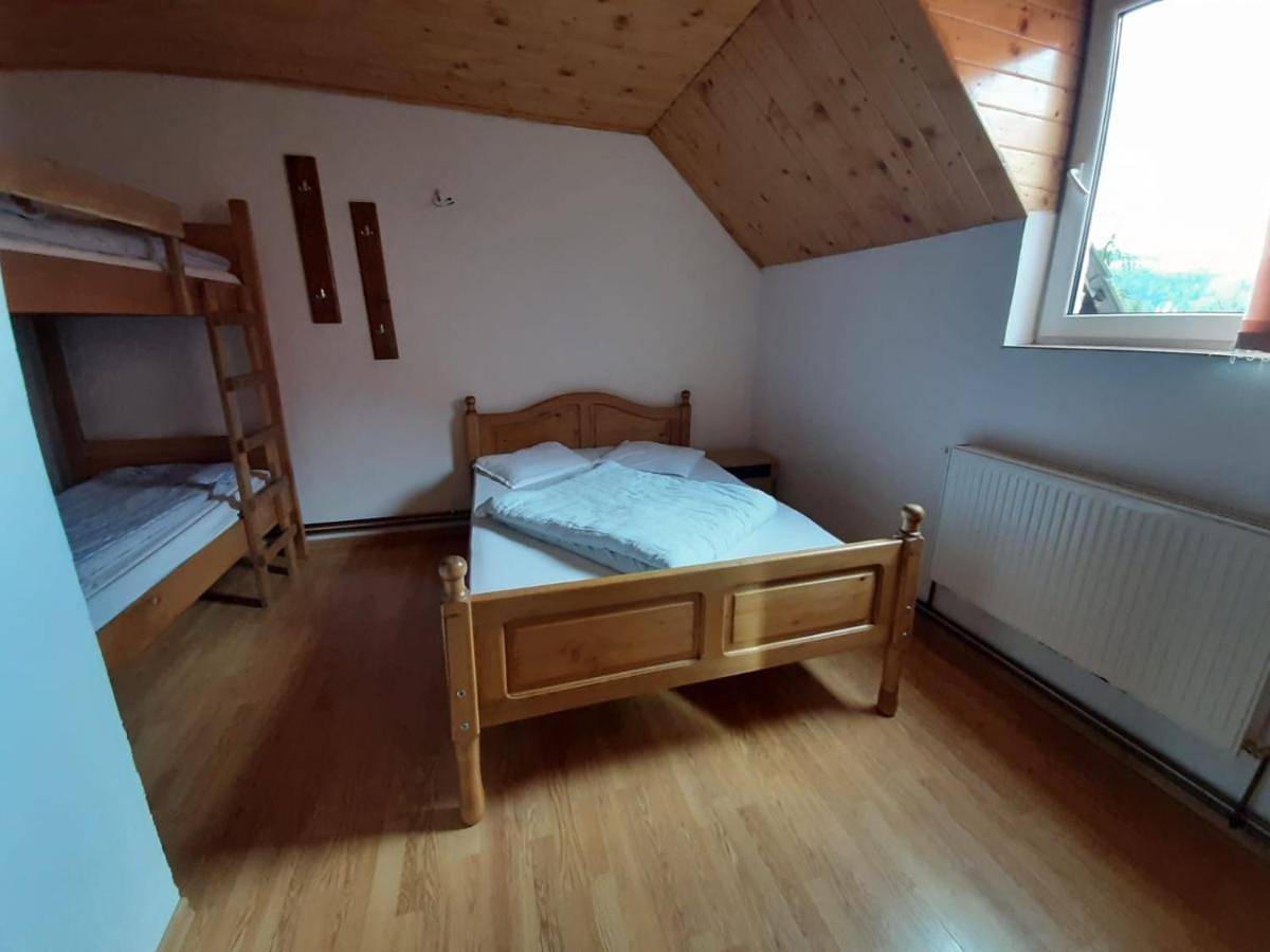 Family Room with Private Bathroom in Alba (Romania)