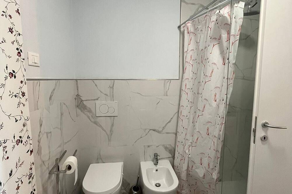 Ganze Wohnung, Cozy three-room apartment, pets allowed, beautiful sea view. in Elba