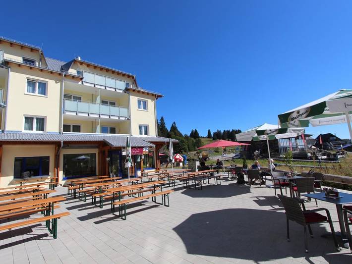 Ferienwohnung für 5 Personen, mit Balkon und Whirlpool sowie Terrasse und Garten in Feldberg - 3