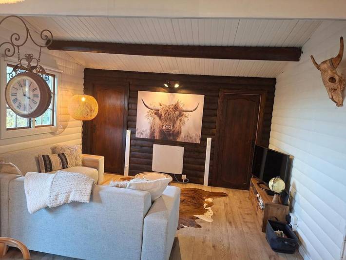 Gîte pour 4 personnes, avec jacuzzi et jardin dans Fraiture