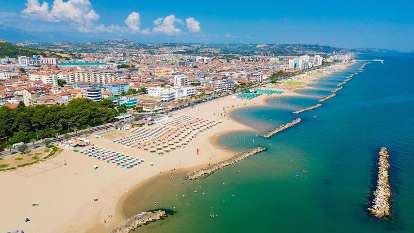 Appartamento per 4 persone, con Balcone a Montesilvano Marina