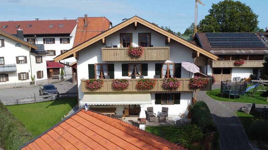 Ferienwohnung für 3 Personen, mit Garten im Tölzer Land