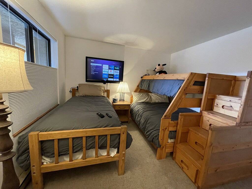 Ganze Wohnung, Luxury 2/2 condo faces Beaver Creek and is steps from Gondola in Avon, Beaver Creek