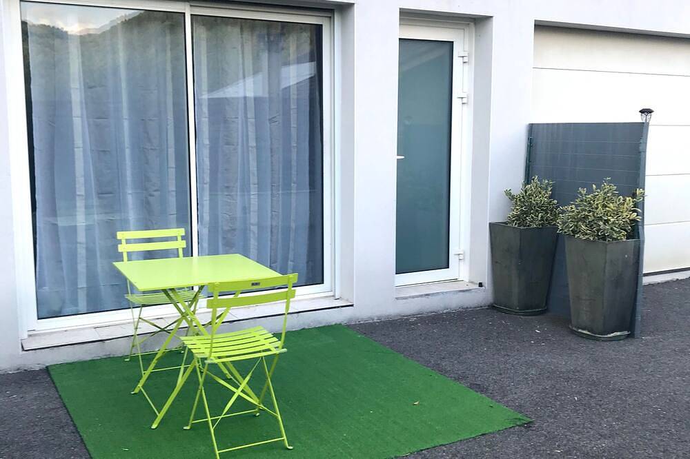 Appartement entier, Studio calme et ensoleillé in Jarrie, Isère