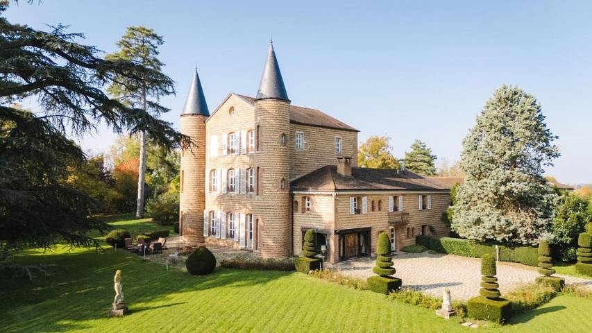 Gîte pour 2 personnes, avec Terrasse et Jardin ainsi que Piscine et Sauna à Châtillon-sur-Chalaronne