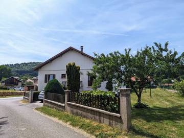 Gîte pour 6 personnes, avec jardin dans Jussarupt