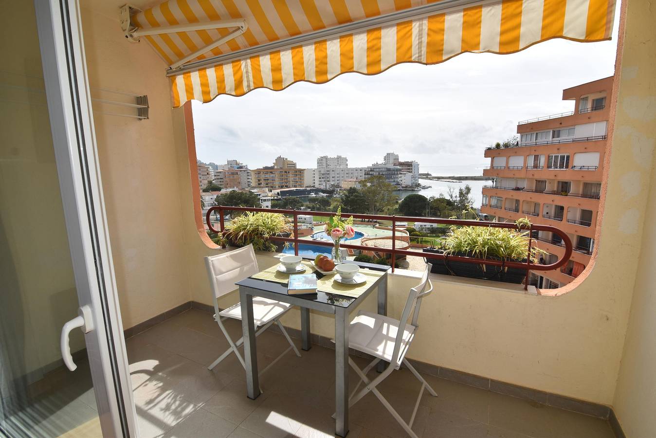 Estudio entero, Descubre este encantador estudio en Santa Margarita, Roses! in Santa Margarida, Roses