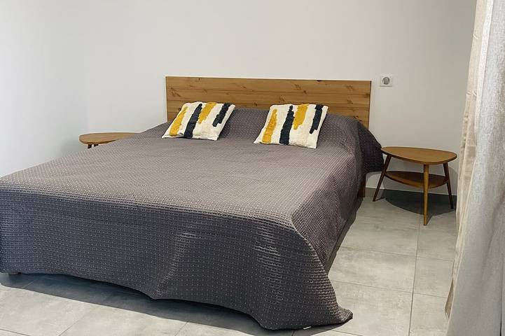 Location de vacances pour 6 personnes, avec terrasse et jardin dans Prunete - 3