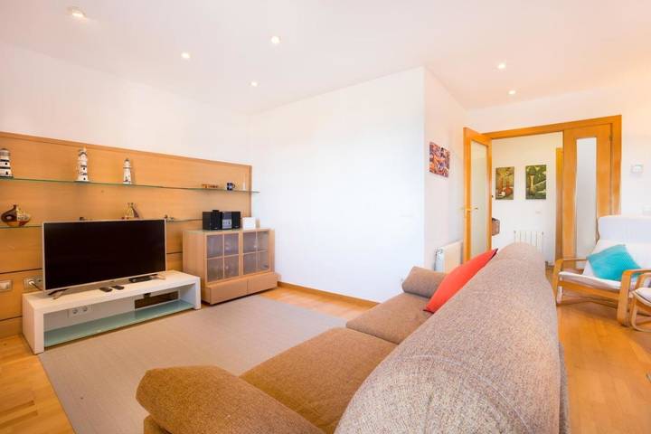 Ferienwohnung für 5 Personen, mit Balkon und Terrasse sowie Garten und Pool in Malgrat de Mar - 4