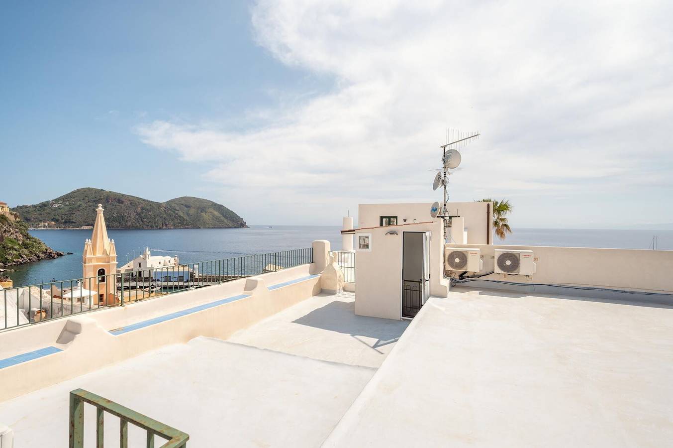 Ganze Wohnung, Ferienwohnung für 5 Personen mit Terrasse in Lipari