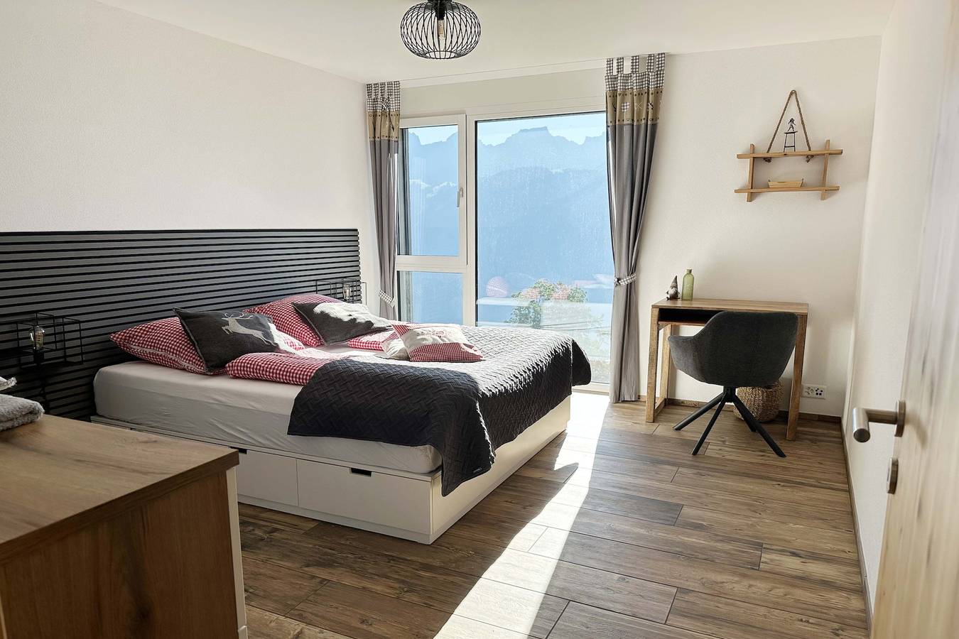 Ganze Ferienwohnung, Ferienwohnung Bi dä Susi - 4.5-Zimmerwohnung in Flums, Churer Rheintal