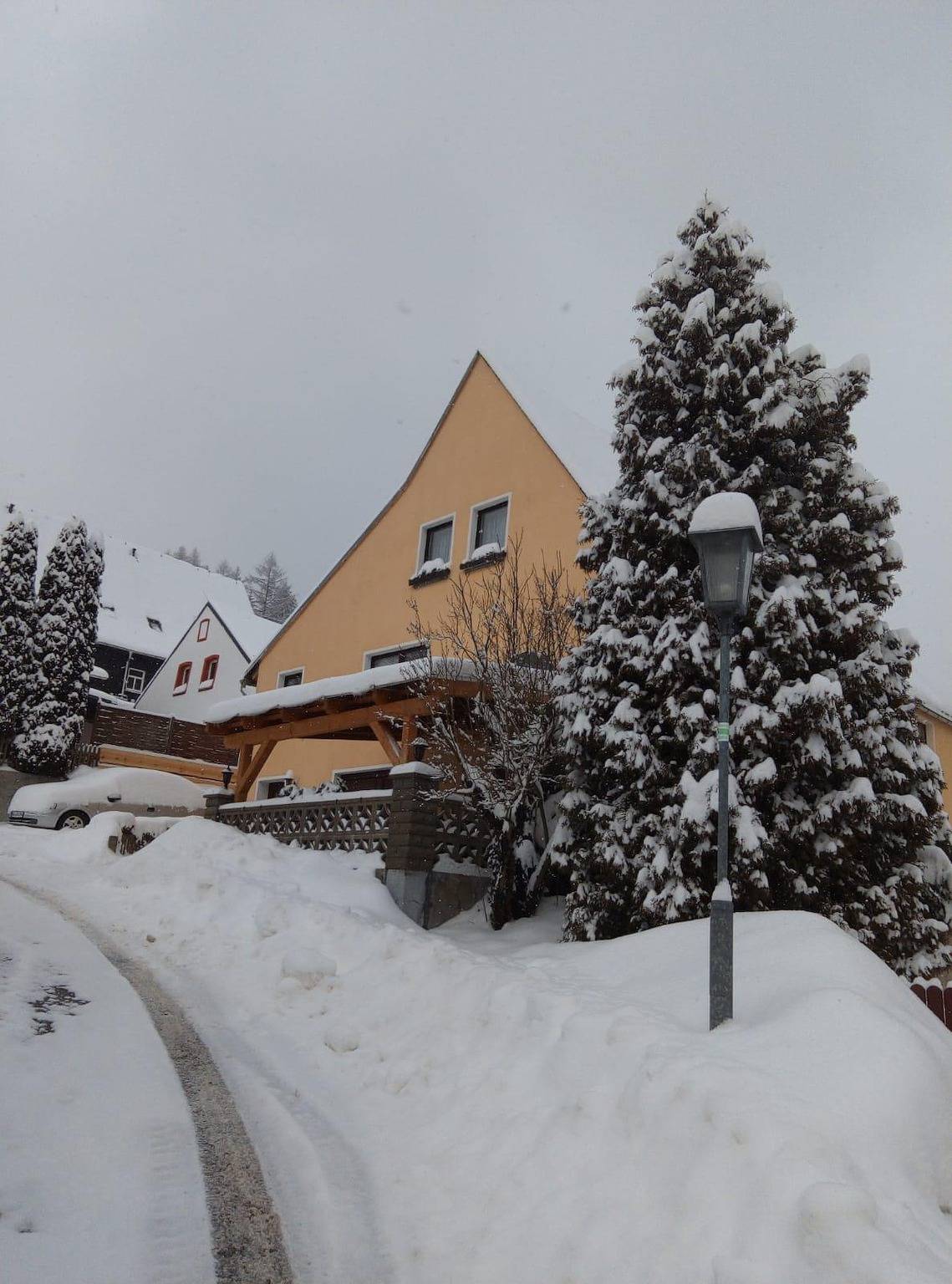 Ganze Ferienwohnung, Erzgebirgsidyll am Glockenwanderweg in Deutschneudorf, Chemnitz und Umgebung