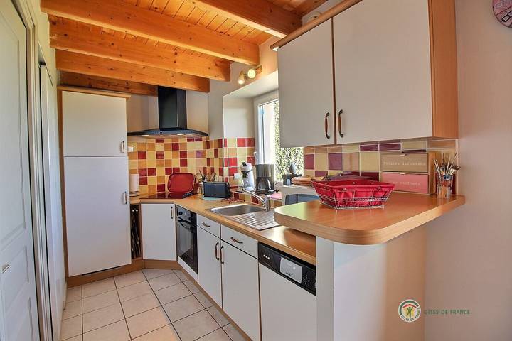 Gîte pour 4 personnes, avec terrasse et jardin à Lanmodez - 4