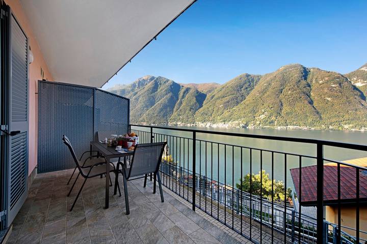 Ferienwohnung für 4 Personen, mit Seeblick und Balkon