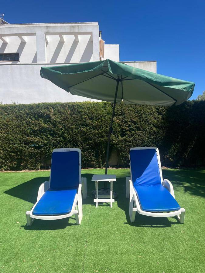 Location de vacances pour 2 personnes, avec vue ainsi que jardin et piscine à Lepe - 3