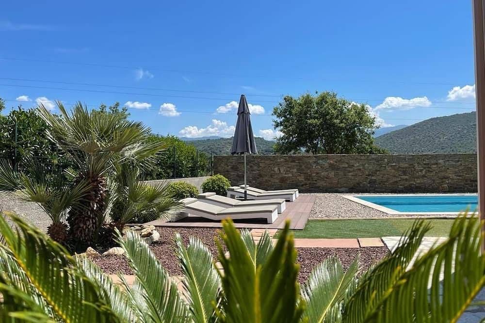 Zeitgenössische Villa mit Schwimmbad und privatem Garten in Oletta, Calvi und Umgebung