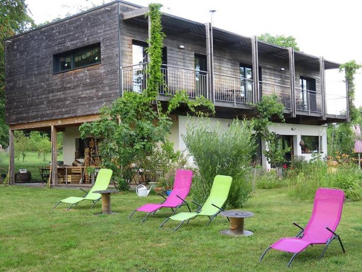Chambre d’hôte pour 2 personnes, avec jardin et vue, animaux acceptés à Recologne