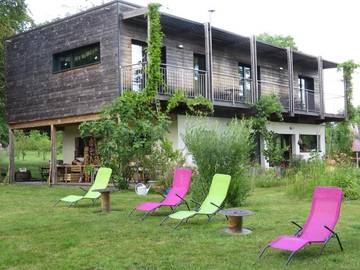 Chambre d’hôte pour 2 personnes, avec jardin et vue, animaux acceptés à Recologne