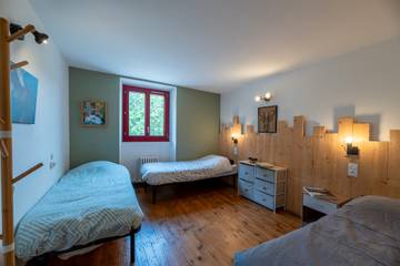 Chambre pour 3 personnes, avec jardin dans la Drôme