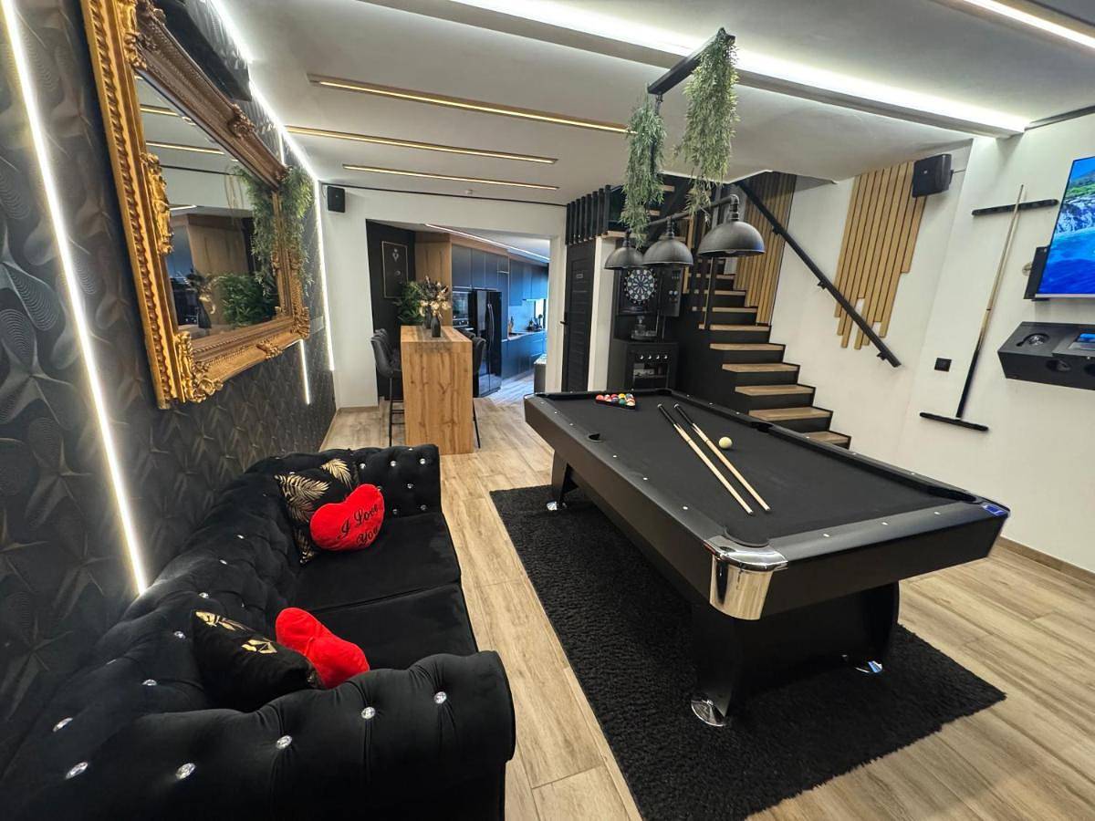 Chambre business-romantique, jacuzzi, billard, clim in Verviers, Région de Liège