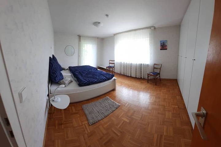 Ganze Wohnung, Ferienwohnung am Weinberg, nahe Tripsdrill  Garten,  ausgestattete Küche, WLAN in Ilsfeld, Landkreis Heilbronn