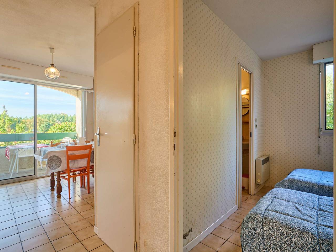 Appartement entier, Appartement T2 lumineux avec balcon, animaux admis, parking, Wi-Fi inclus in Cazaubon, Gers