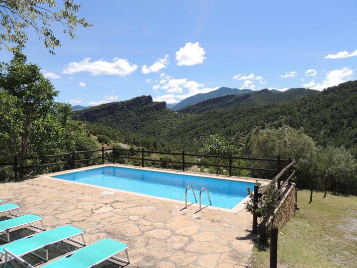 Casa rural con piscina para 7 personas, con Terraza además de Jardín y Piscina en Provincia de Lleida