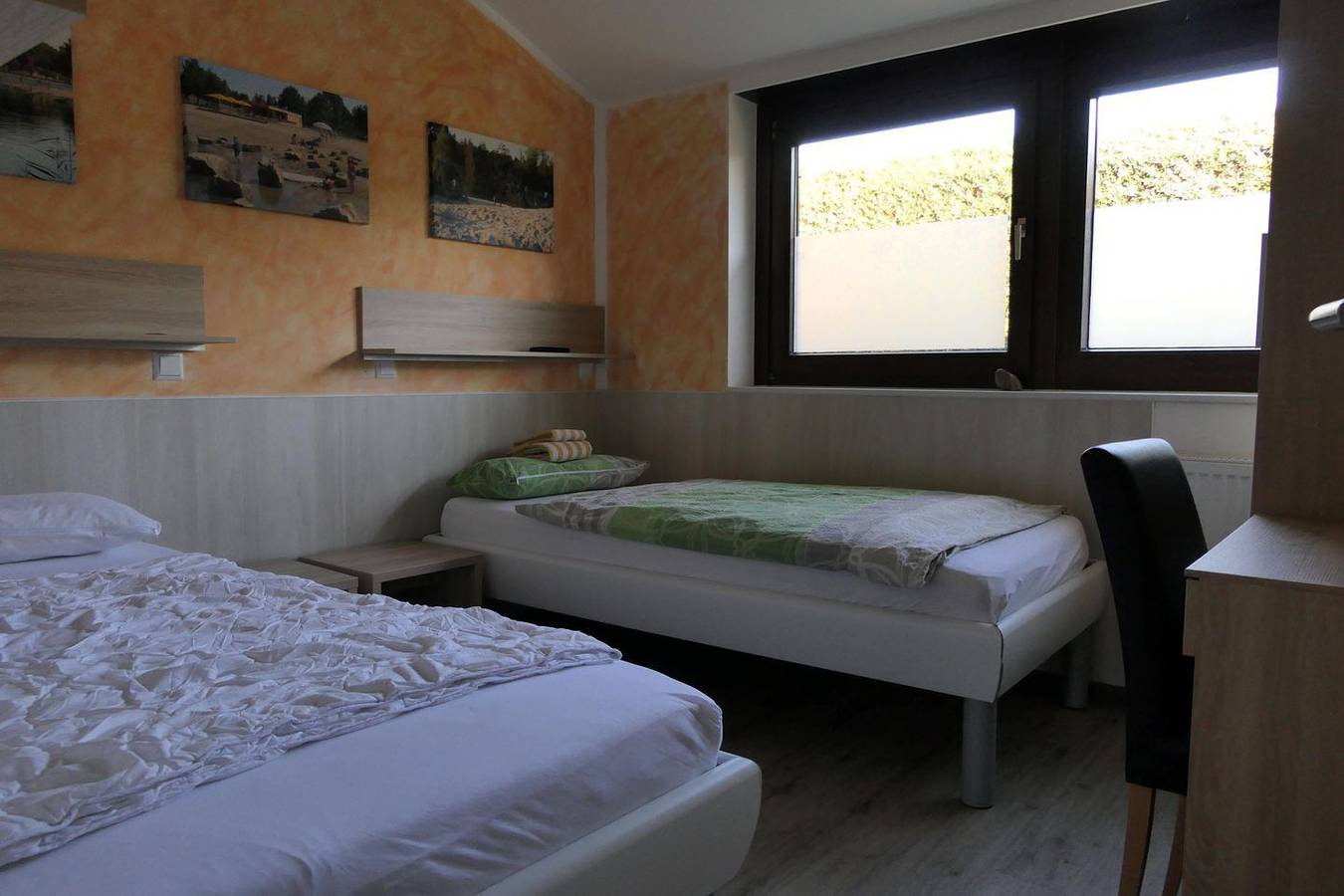 "Entspannte Auszeit im Ferienhaus Haselbusch: Ihr Zuhause am See!" in Badesee Haddorf, Wettringen
