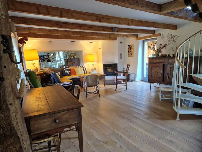 Maison de vacances 'La Maison du Vigneron' avec vue sur les montagnes, court de tennis & Wi-Fi in Auzon, Parc Naturel Régional Livradois-Forez