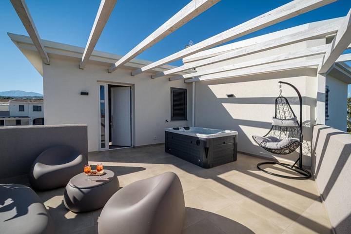 Villa con piscina per 6 persone, con Idromassaggio e Terrazza nonché Giardino e Piscina a Campofelice di Roccella