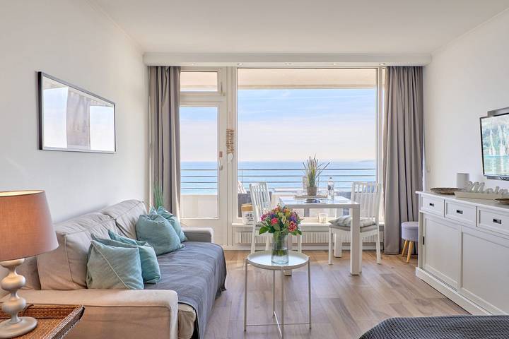 Ferienwohnung für 3 Personen, mit Balkon und Pool in Timmendorfer Strand, Südliche Ostseeküste
